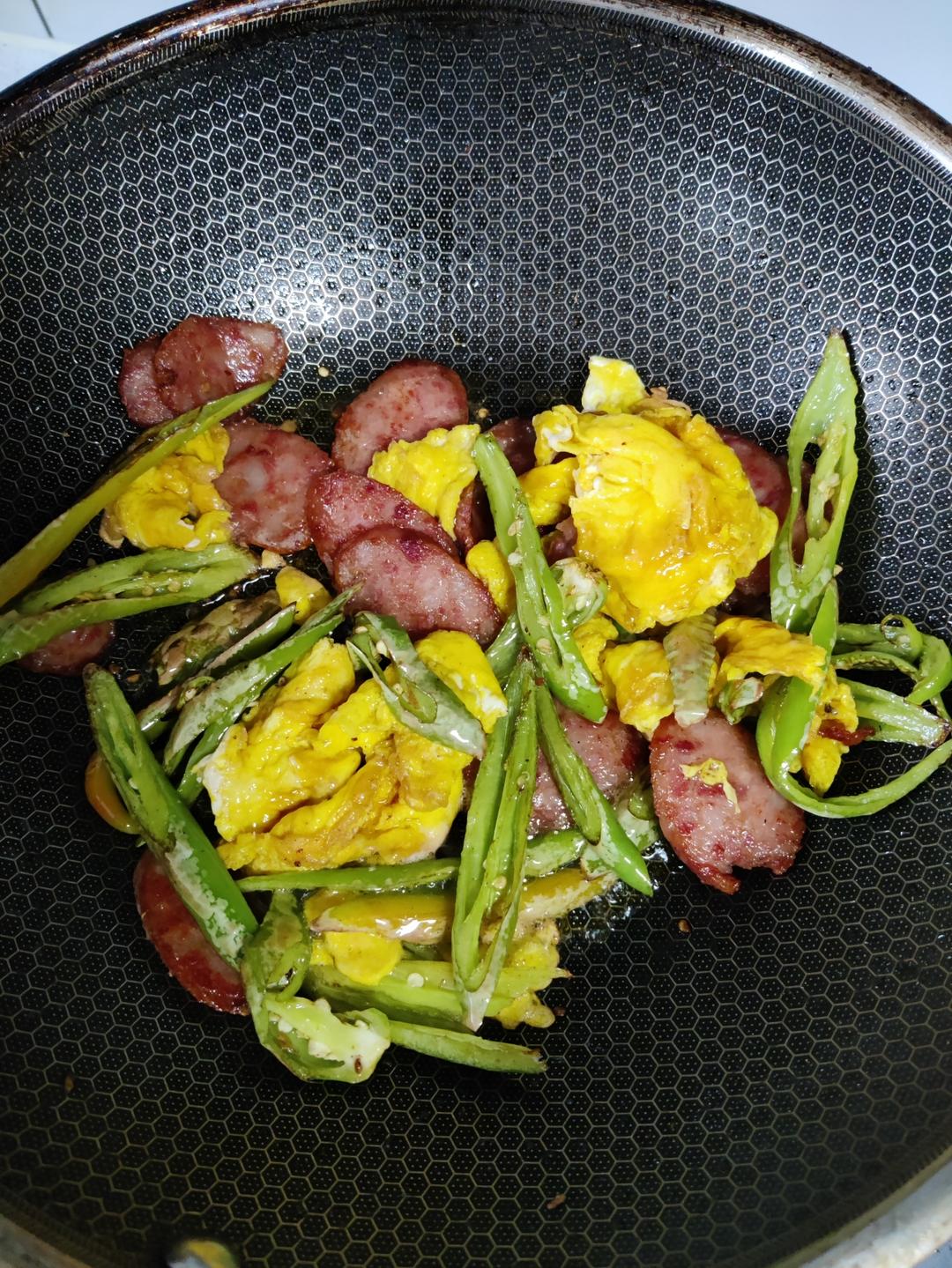 青椒火腿炒鸡蛋