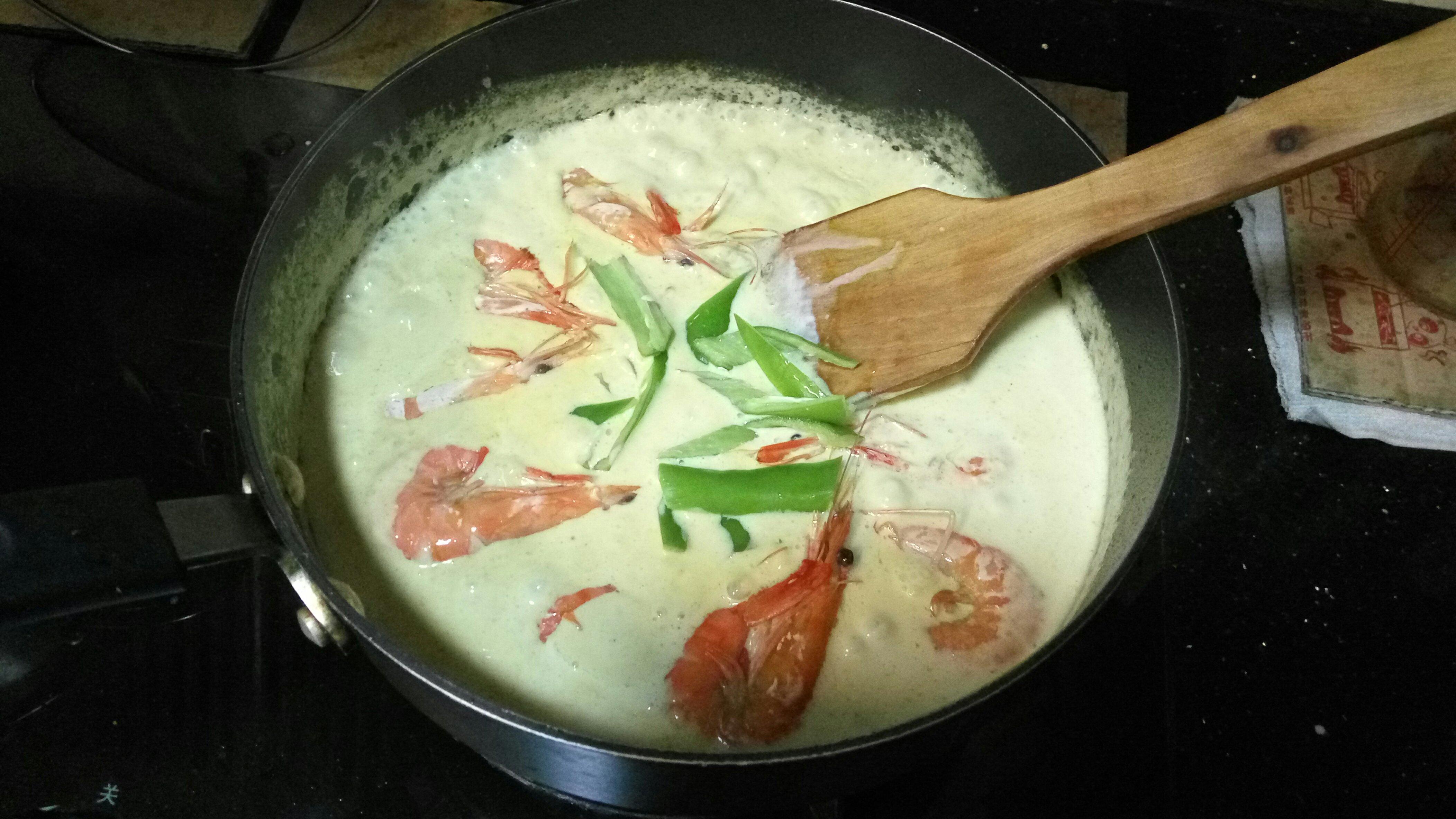 家庭快捷版咖喱蝦的做法 步骤6