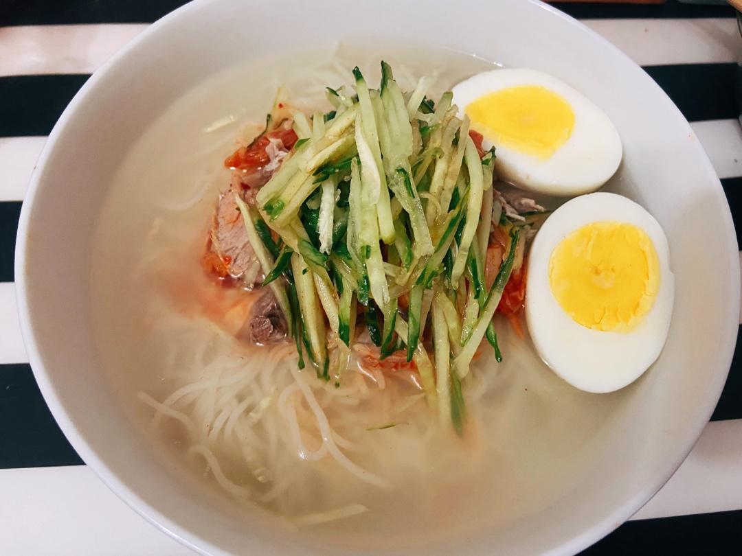 韩国人教你做正宗韩式冷面（无需辣酱和辣白菜也可）