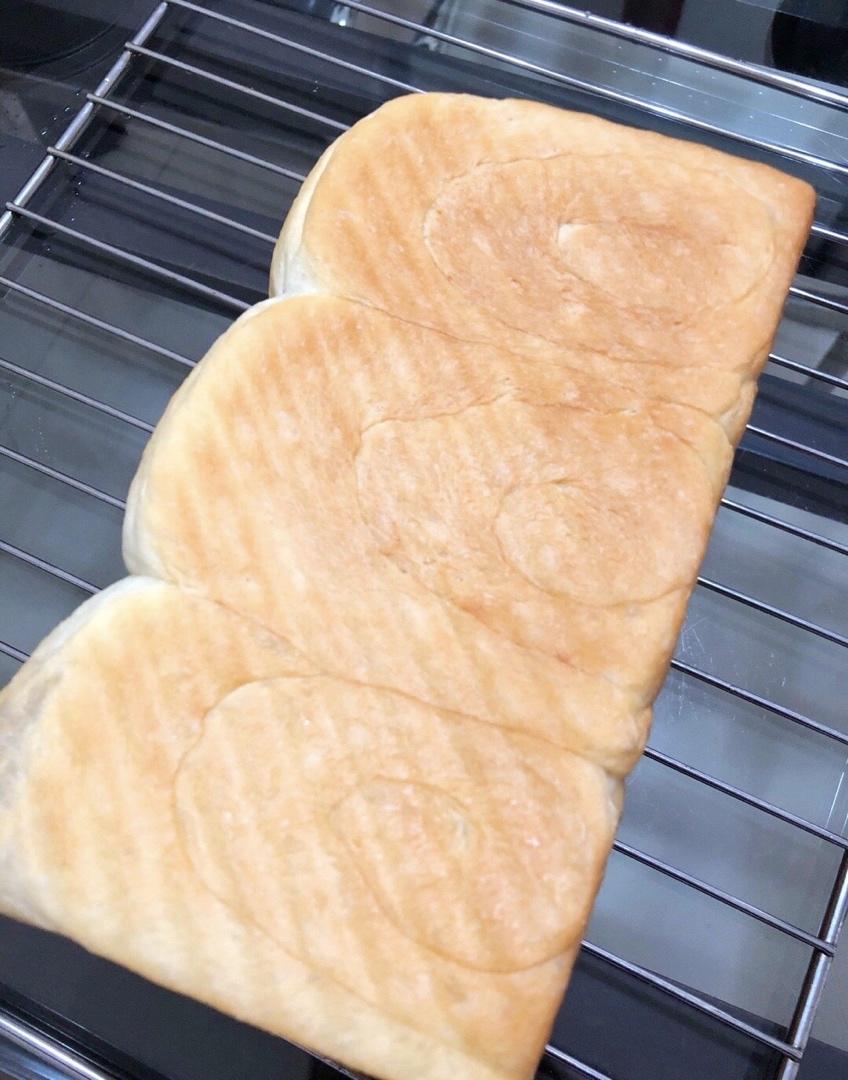 软到拿不起来的生吐司