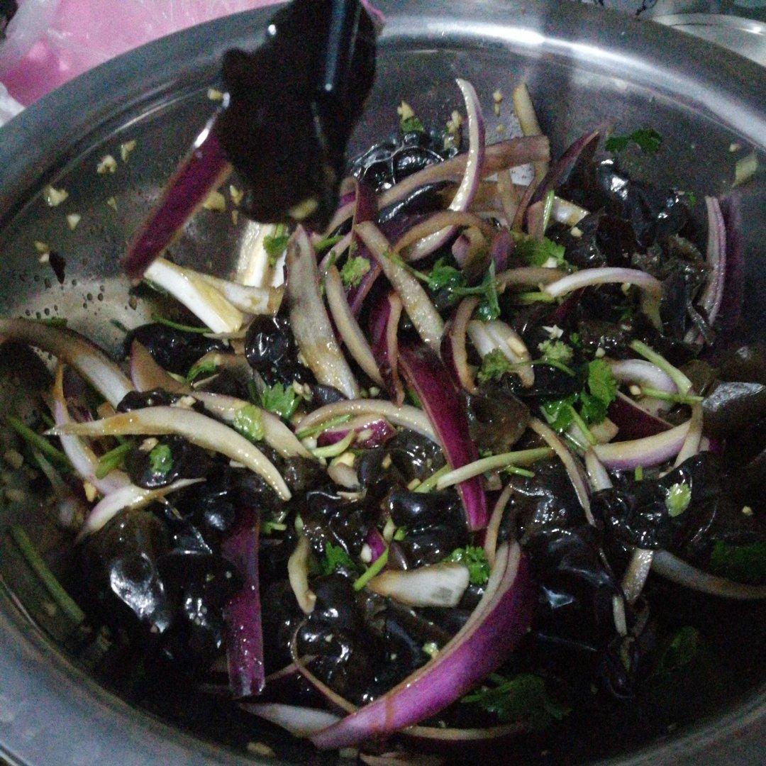 【凉拌木耳】按照我的做法，比饭店还好吃！调味汁是关键~好吃到停不下来