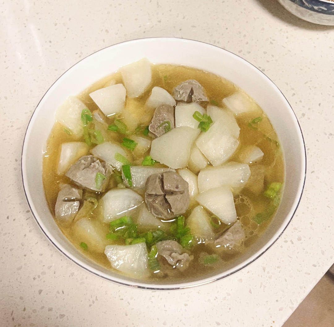 😋清甜好喝，简单易做的牛肉丸萝卜汤