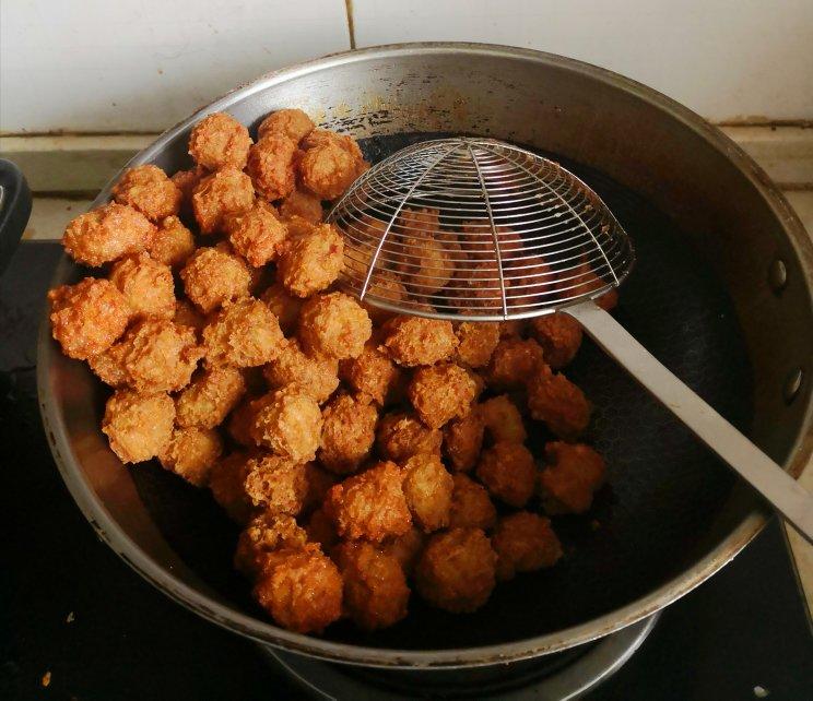 酥炸肉丸