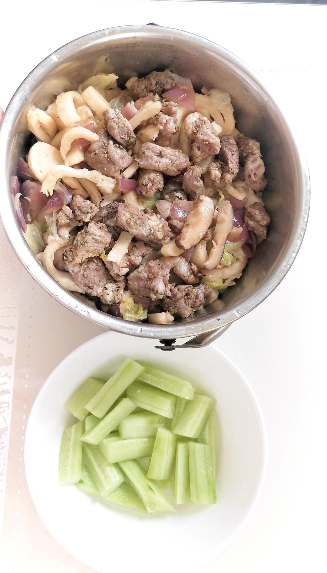 东北一锅出（焖卷子）