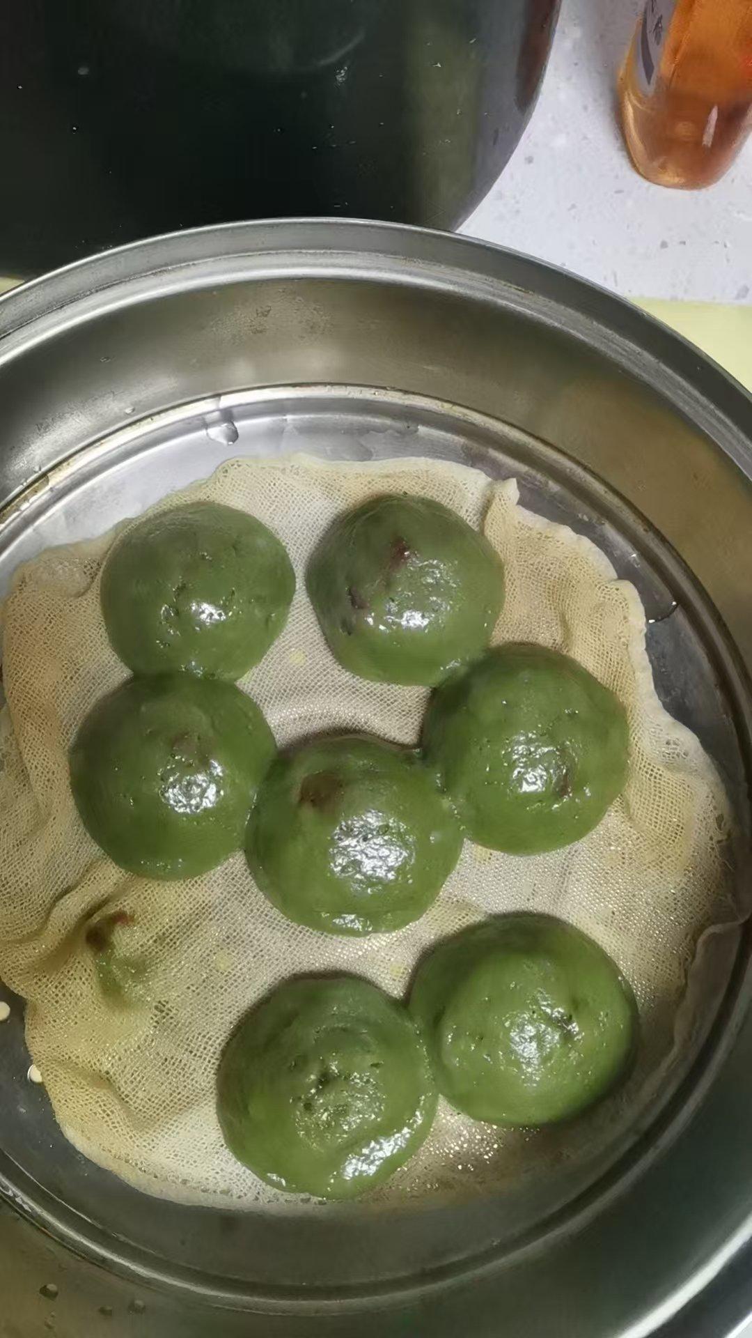 清明必吃的艾草青团