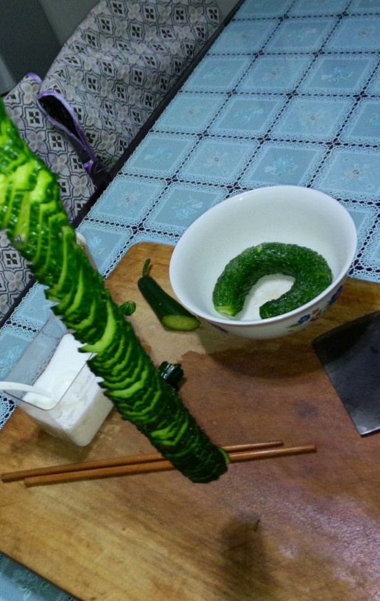 蓑衣凉拌黄瓜