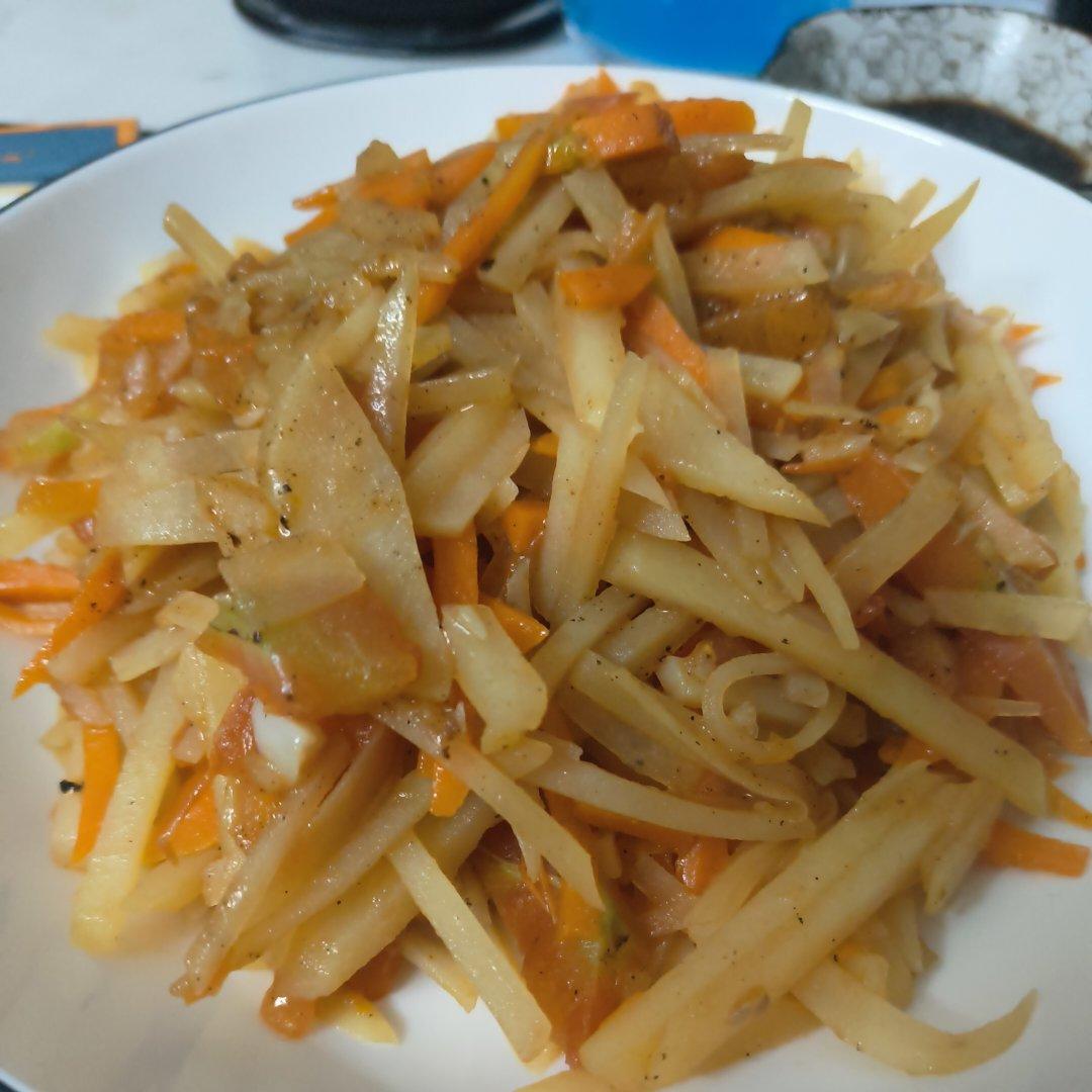 比肉好吃两大碗饭吃光光👉土豆红萝卜丝