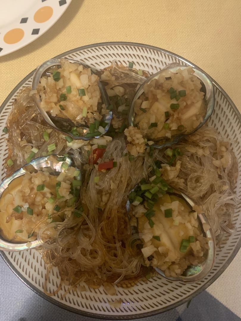 蒜蓉粉丝蒸鲍鱼