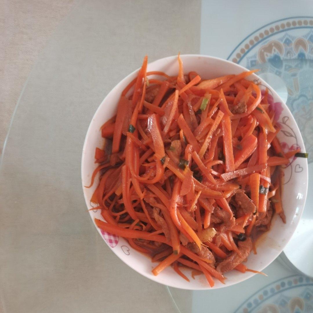 胡萝卜炒肉丝：补充维生素