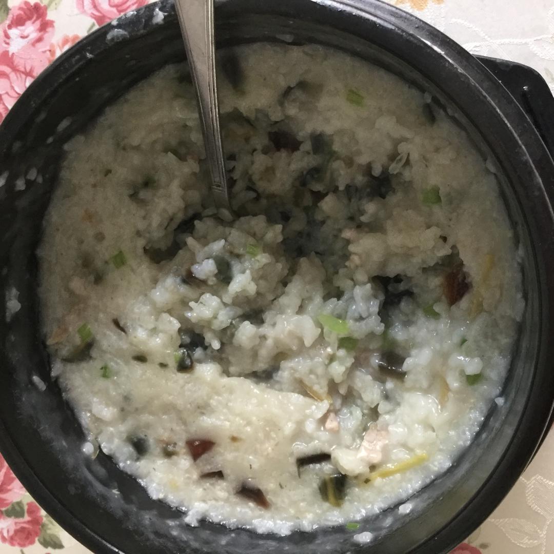 十五分钟快手之香滑皮蛋瘦肉粥(附五分钟电饭煲电压力锅更快捷方法)