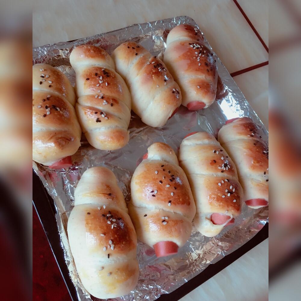 葱香肠卷面包