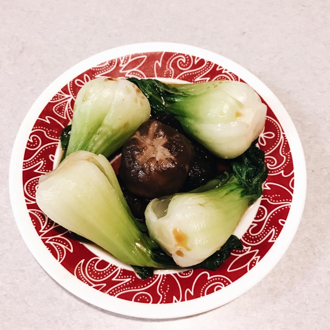 多一点步骤，家常菜更加有滋味丨香菇油菜 · 圆满素食