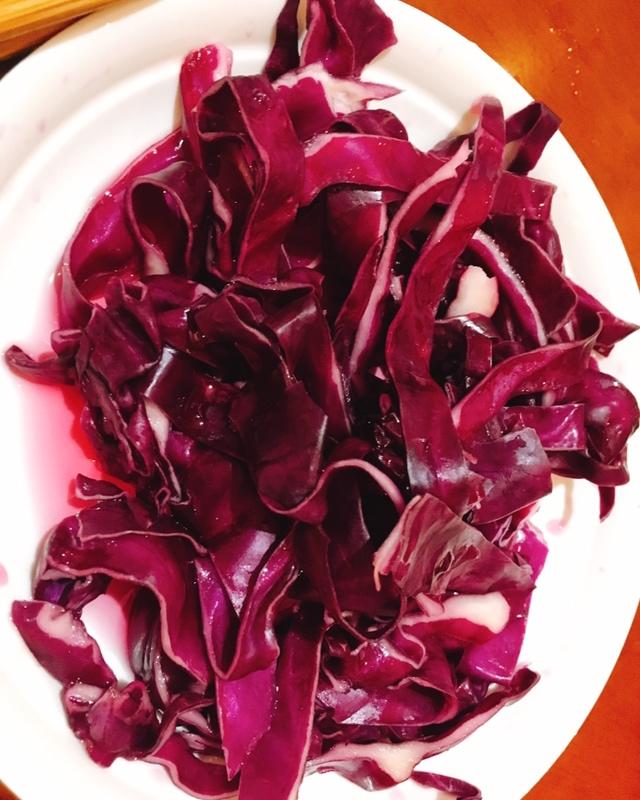 凉拌紫甘蓝