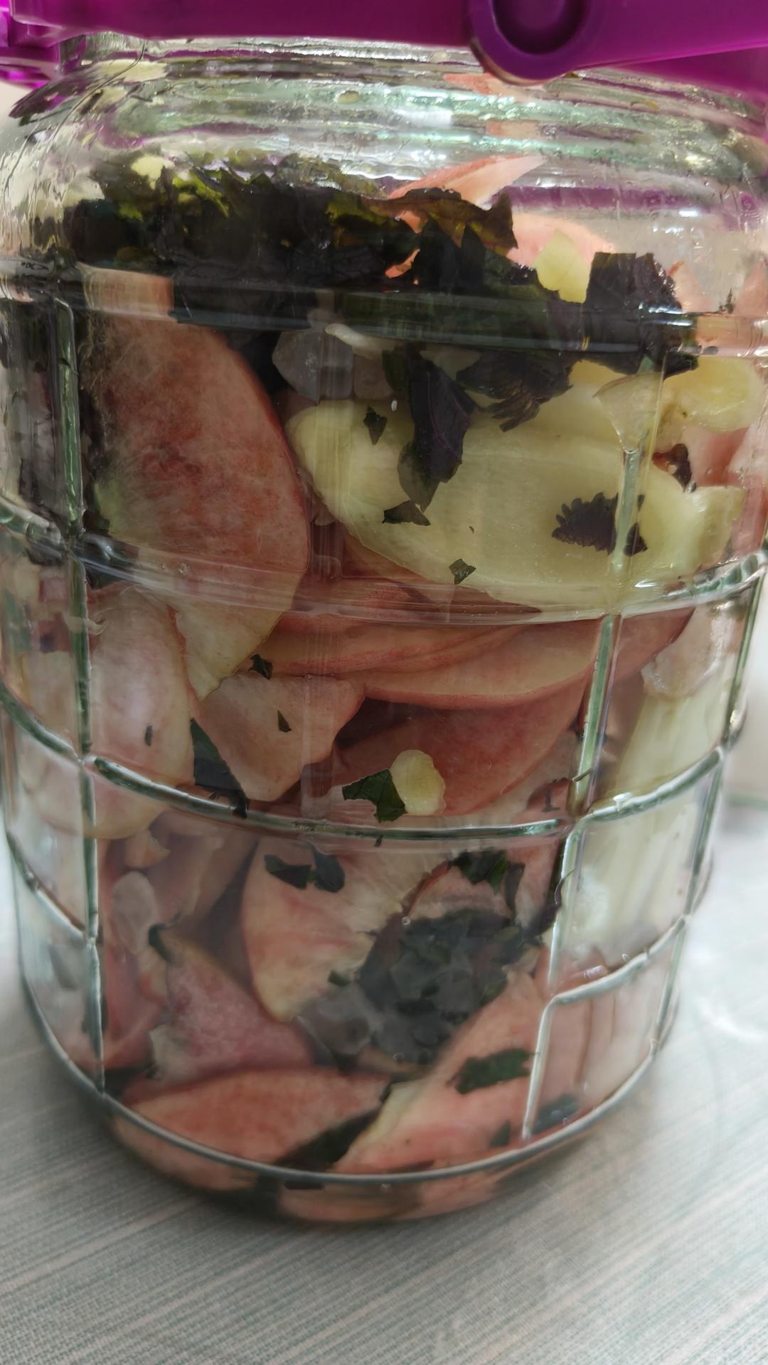 这一口夏天的味道～只需要拌一下就能成功的紫苏桃子姜