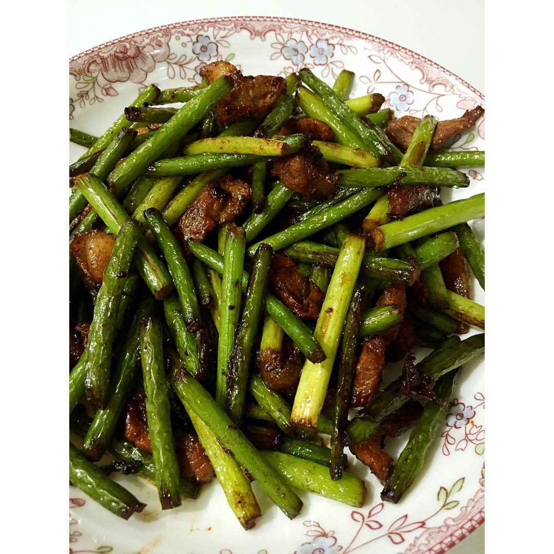 蒜苔炒肉-新手下厨 Fried Pork & Garlic