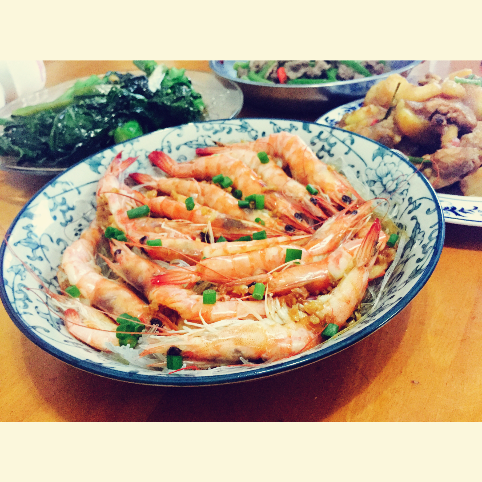 蒜蓉粉丝蒸大虾