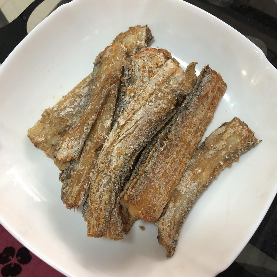 香煎带鱼（不裹粉不易烂的技巧）