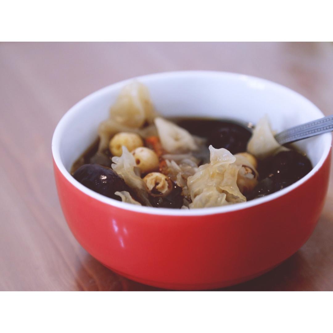 红枣银耳莲子羹