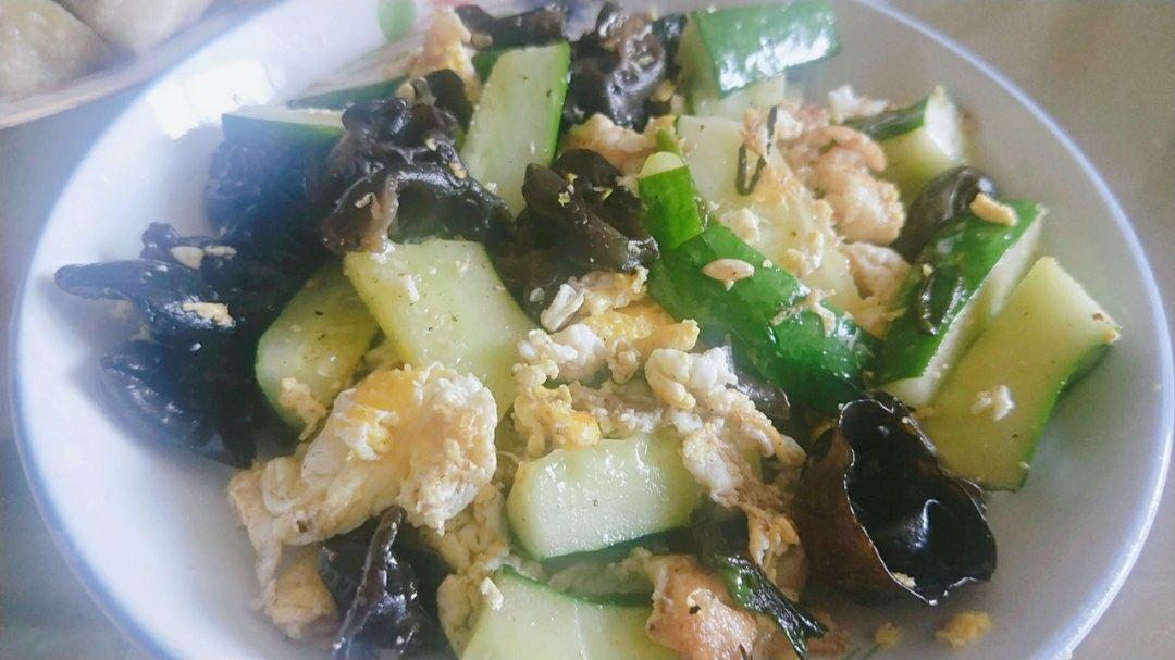 木须胡萝卜黄瓜木耳