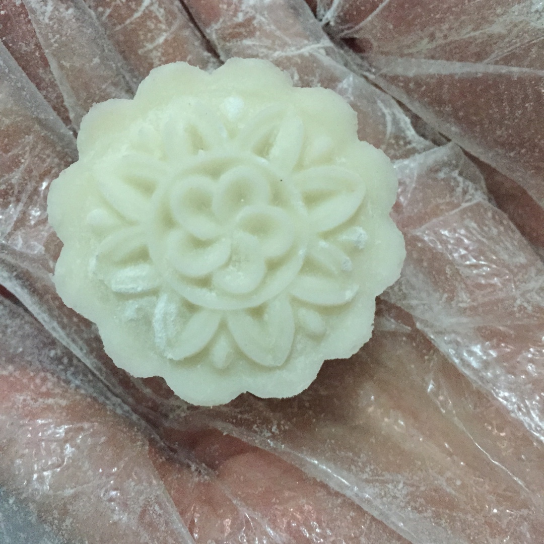 豆沙冰皮月饼
