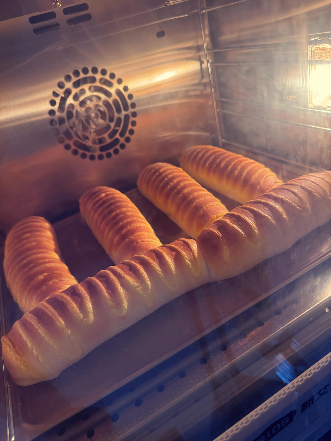 超！级！软！经典毛毛虫面包