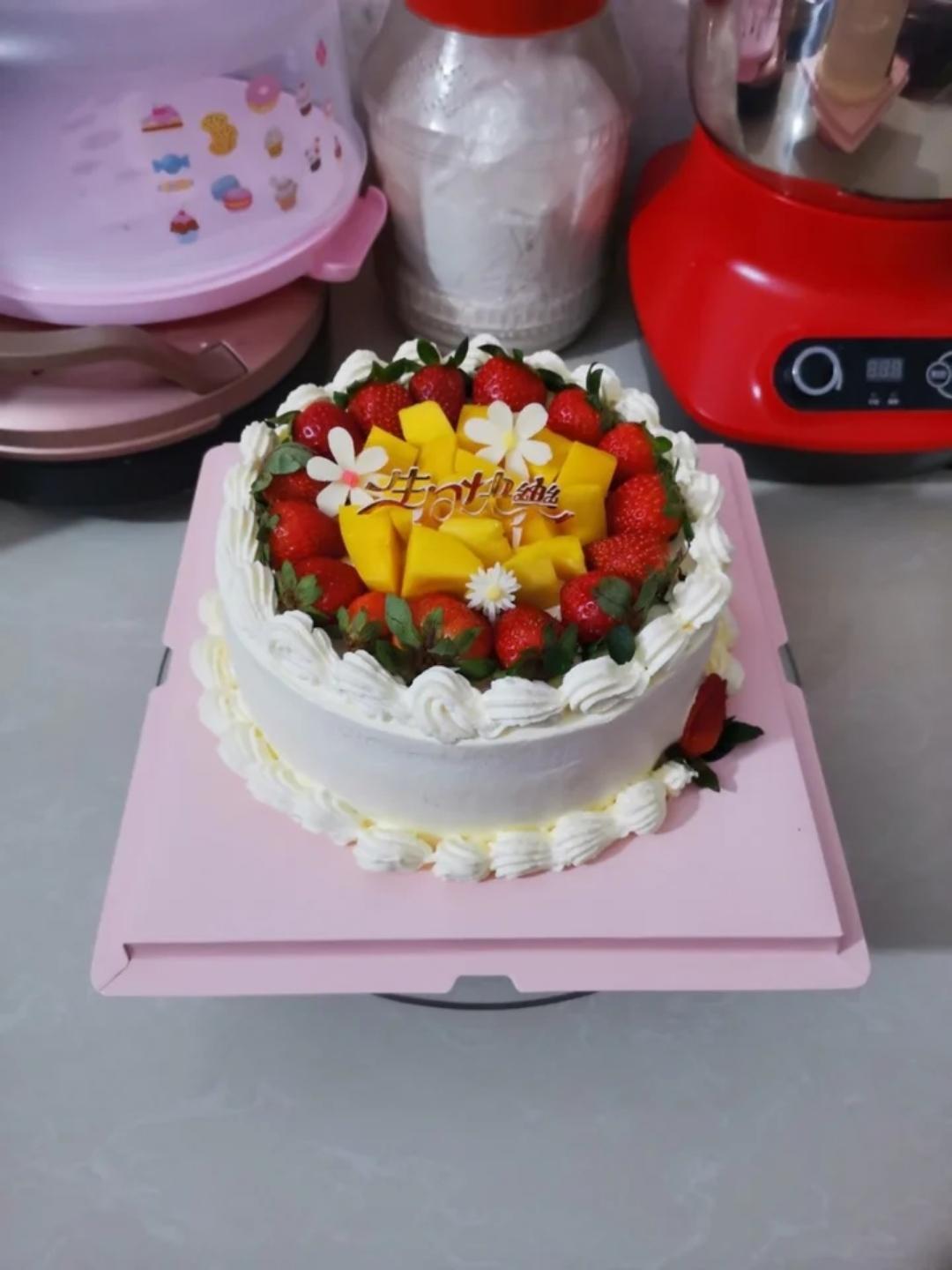 草莓生日蛋糕