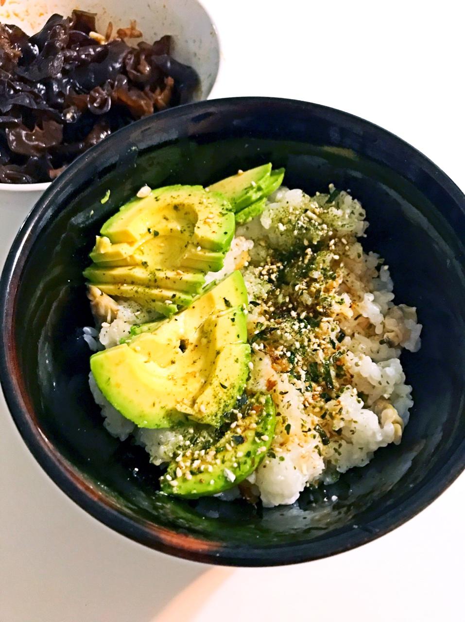 牛油果拌饭