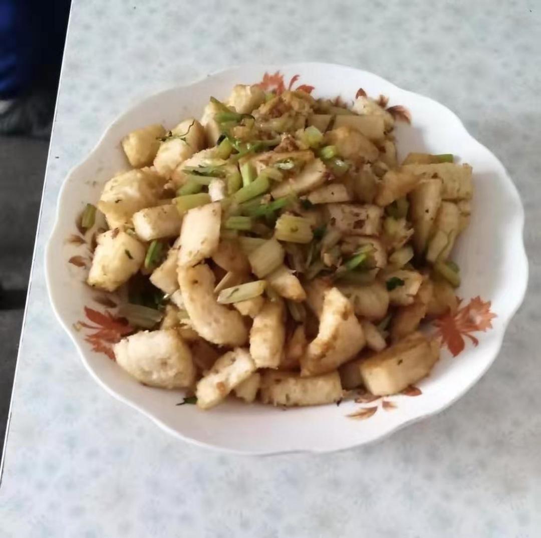 烩馒头丁（低脂素食）的做法