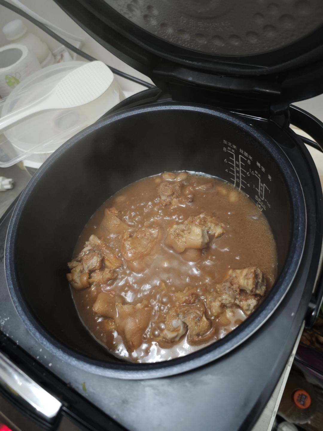 南乳花生猪脚煲