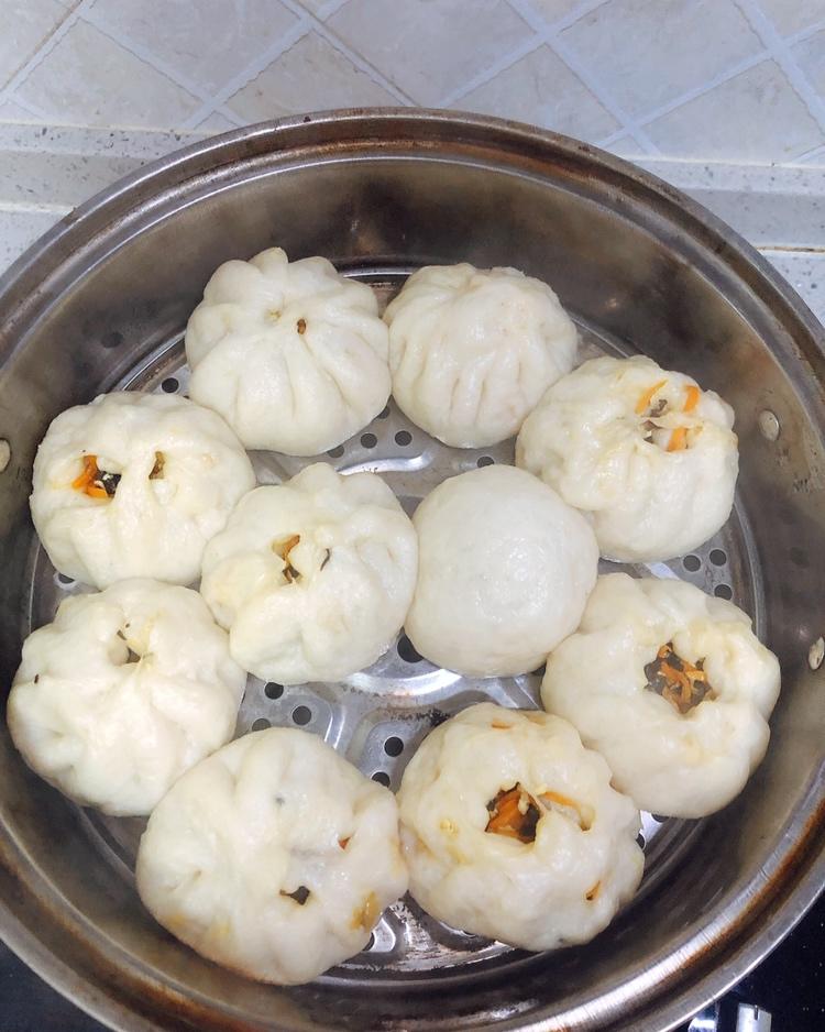 胡萝卜木耳鸡蛋素包子