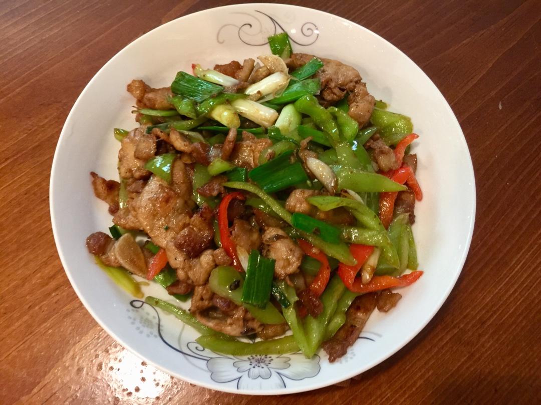 厨师长教你：“小炒肉”的家常做法，家常味很浓郁，先收藏起来