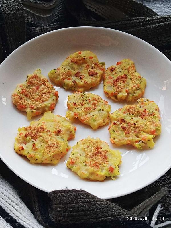 宝宝辅食之鱼香土豆鸡蛋饼的做法