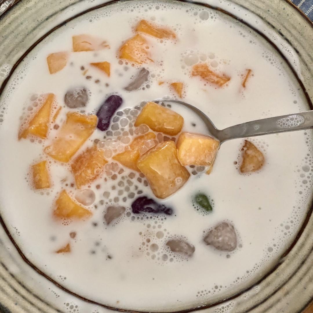 芋圆芒果椰汁西米露