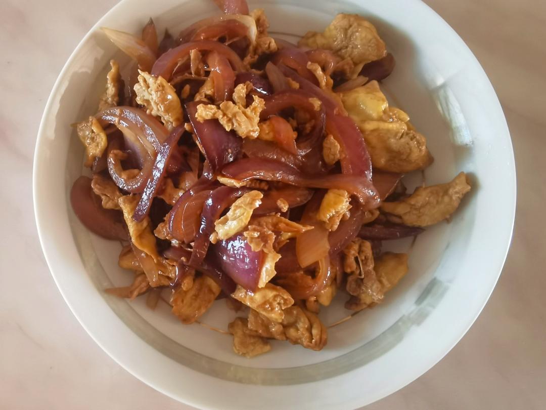 降压防癌的好食材  洋葱炒鸡蛋