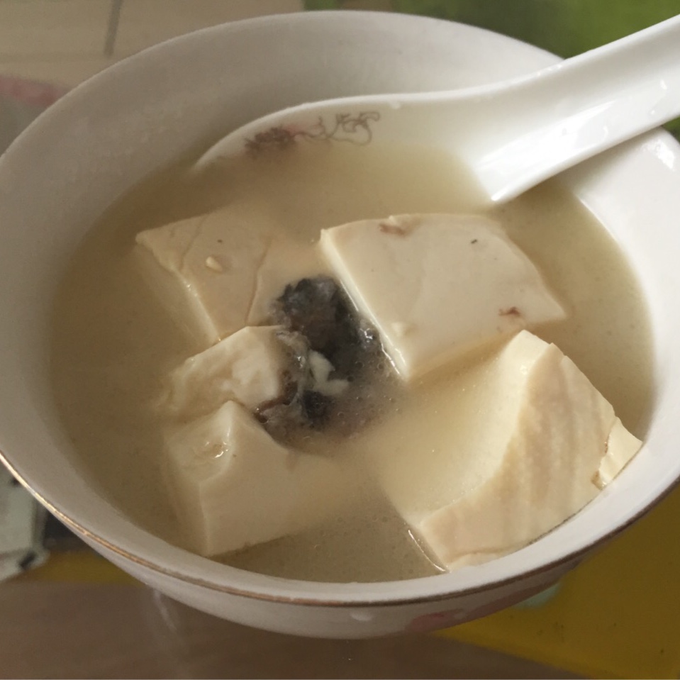 鲫鱼豆腐汤