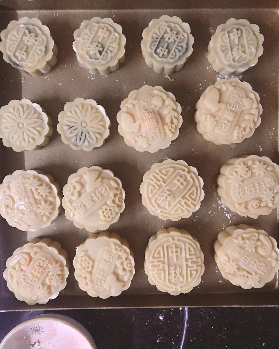 广式月饼—蛋黄莲蓉月饼
