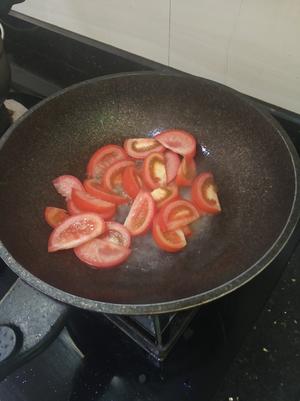 半小时出锅牛肉番茄煲的做法 步骤5