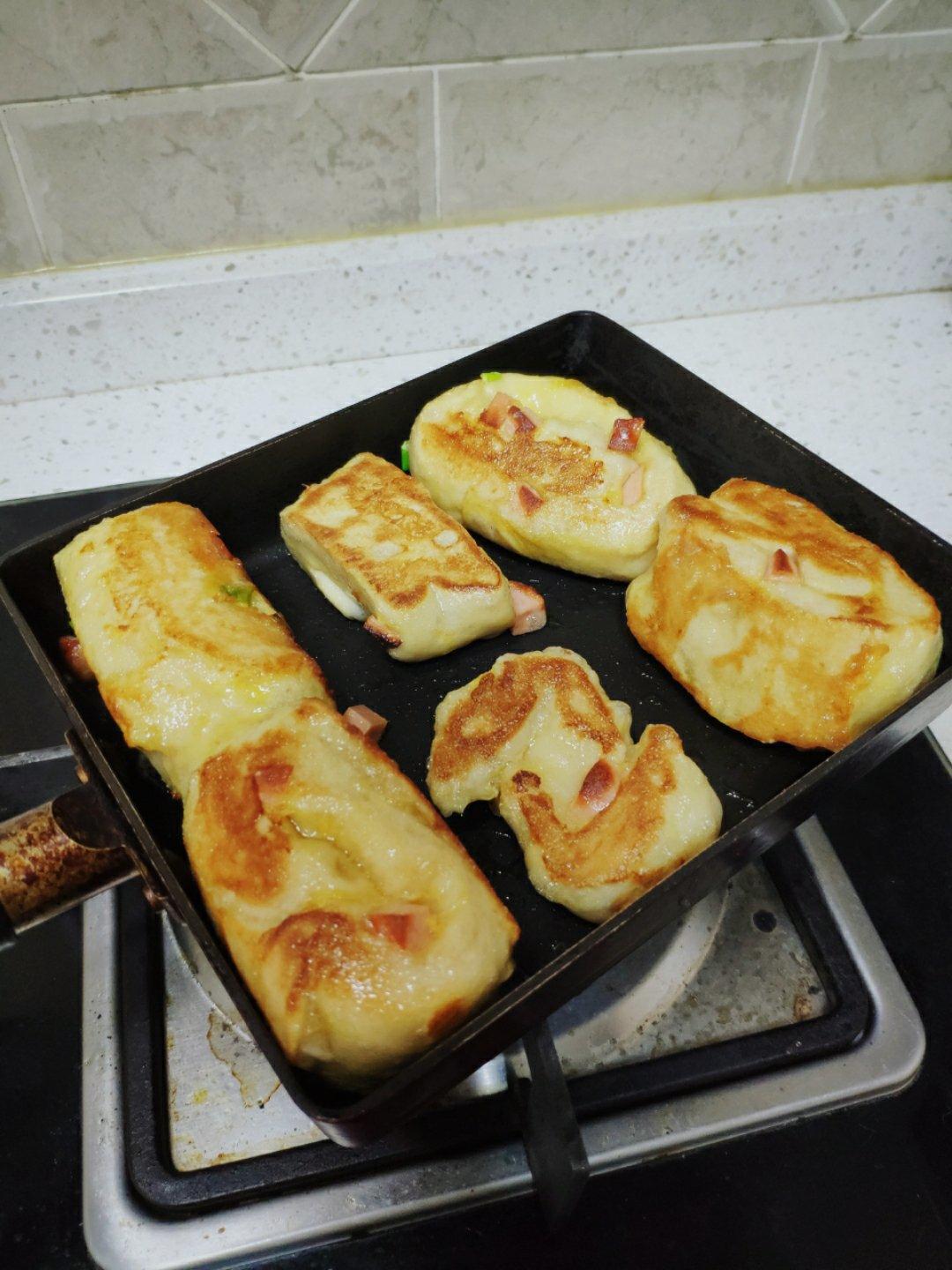 鸡蛋火腿葱什锦发面切饼