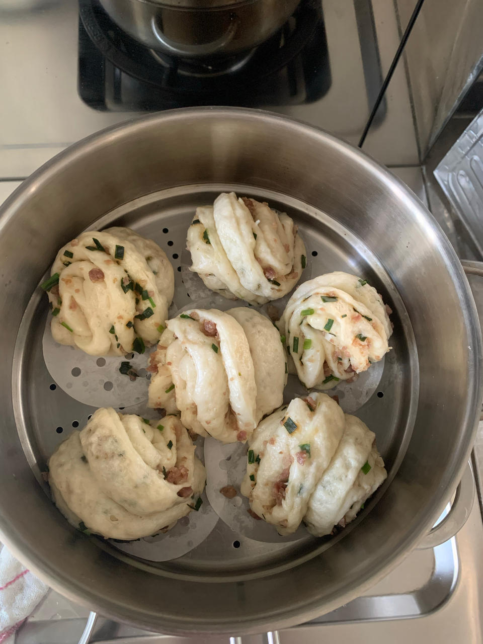 葱油花卷，一根筷子卷出漂亮的造型