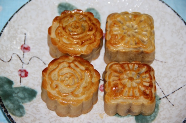 广式月饼——蛋黄莲蓉月饼