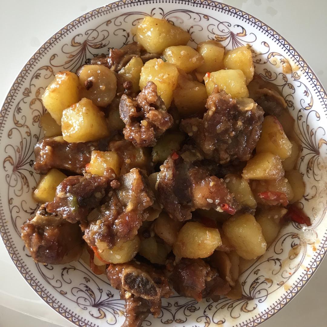 土豆烧排骨