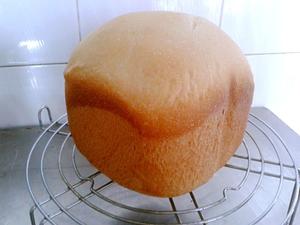 松软的面包机面包的做法 步骤9
