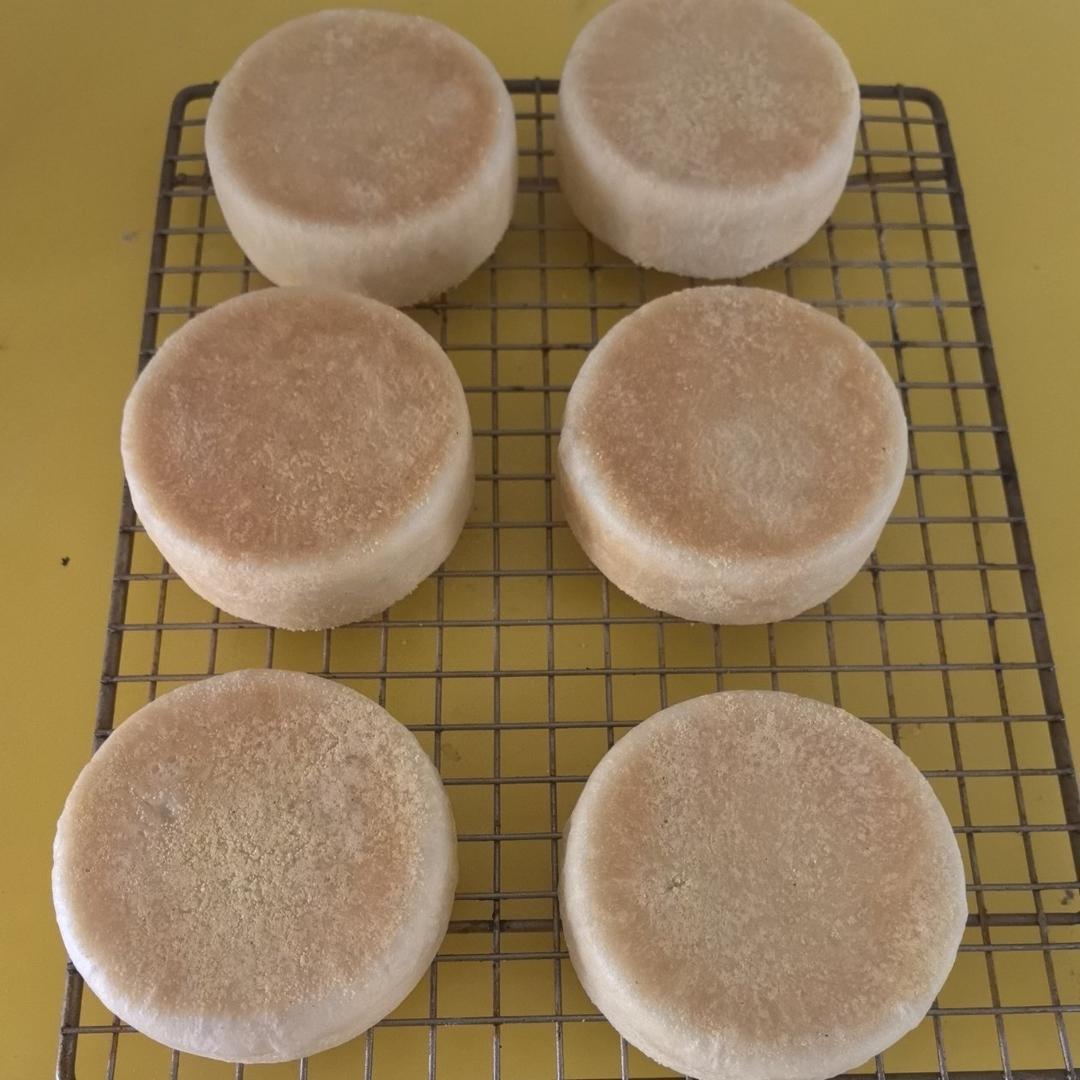 猪柳蛋麦满分 —英式玛芬胚English muffin
