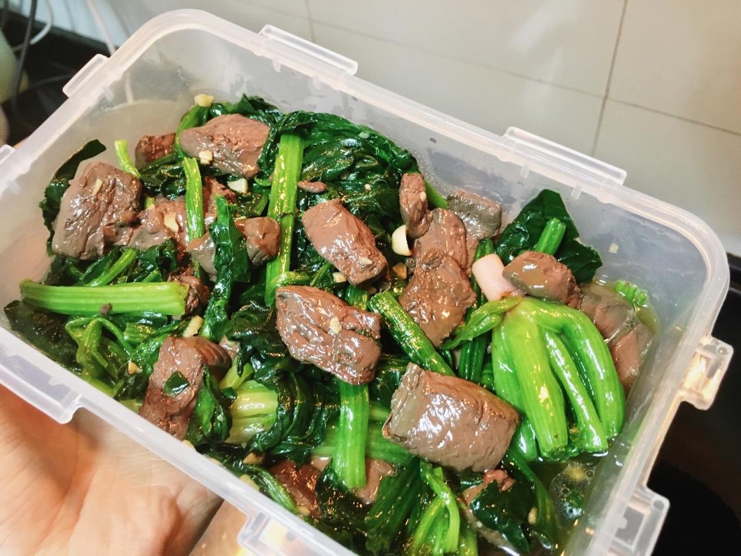 鸭血炒菠菜