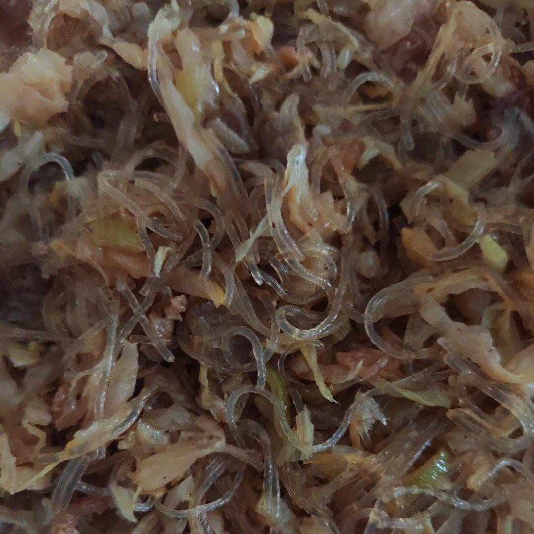 酸菜炒粉丝百吃不厌 就是有点费米饭
