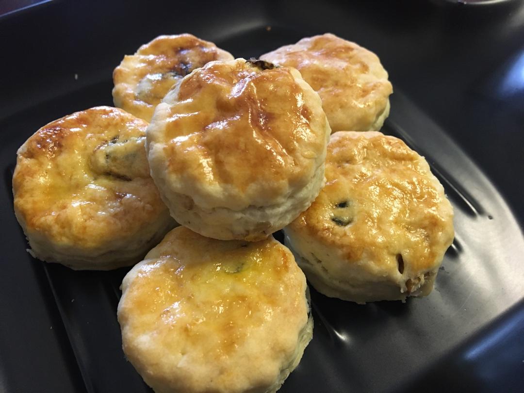 【视频】3分钟 奶油司康Scone(可能是世界上最快手的司康) 消耗淡奶油～
