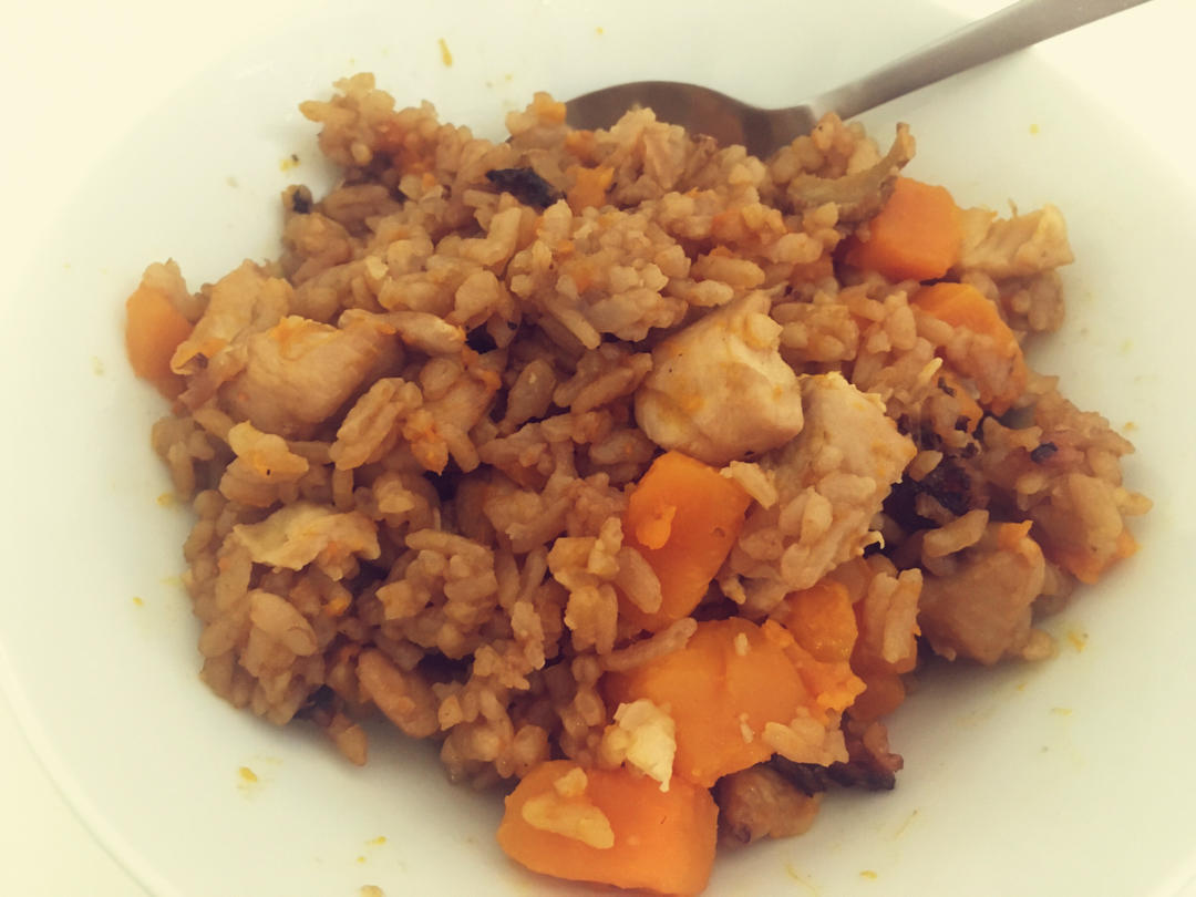 【南瓜鸡肉焖饭】