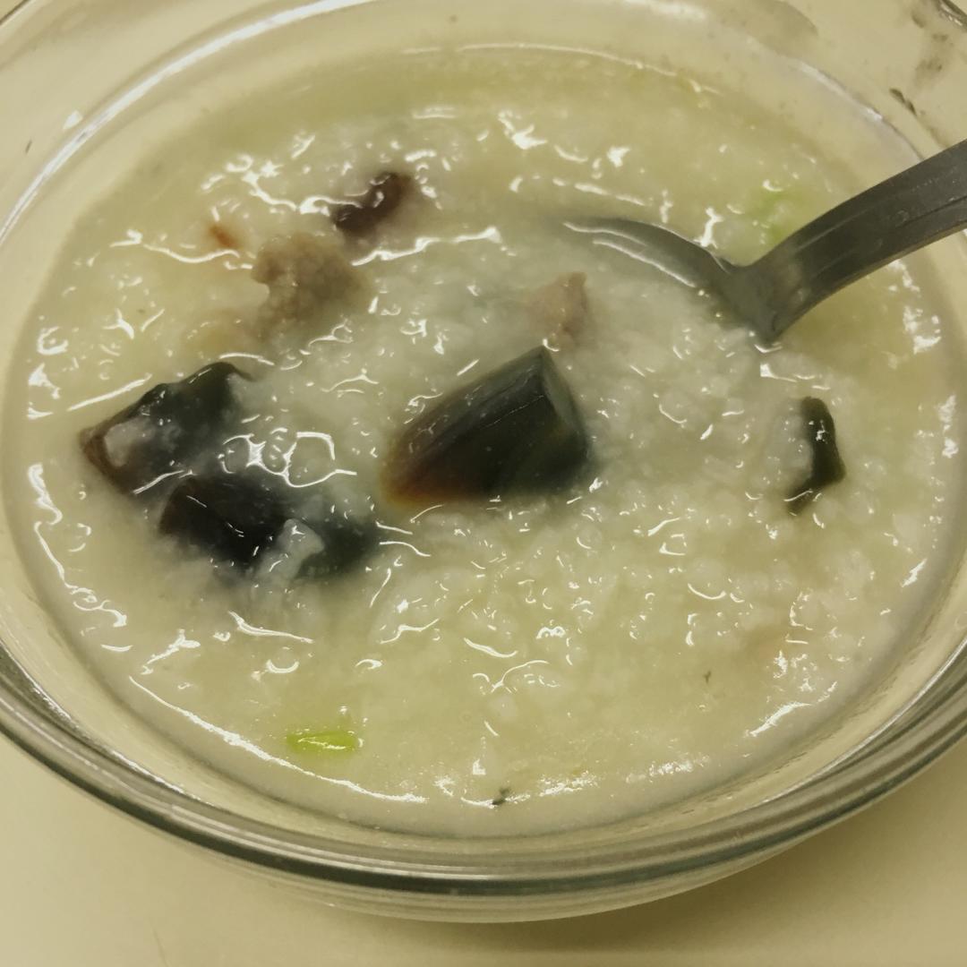十五分钟快手之香滑皮蛋瘦肉粥(附五分钟电饭煲电压力锅更快捷方法)