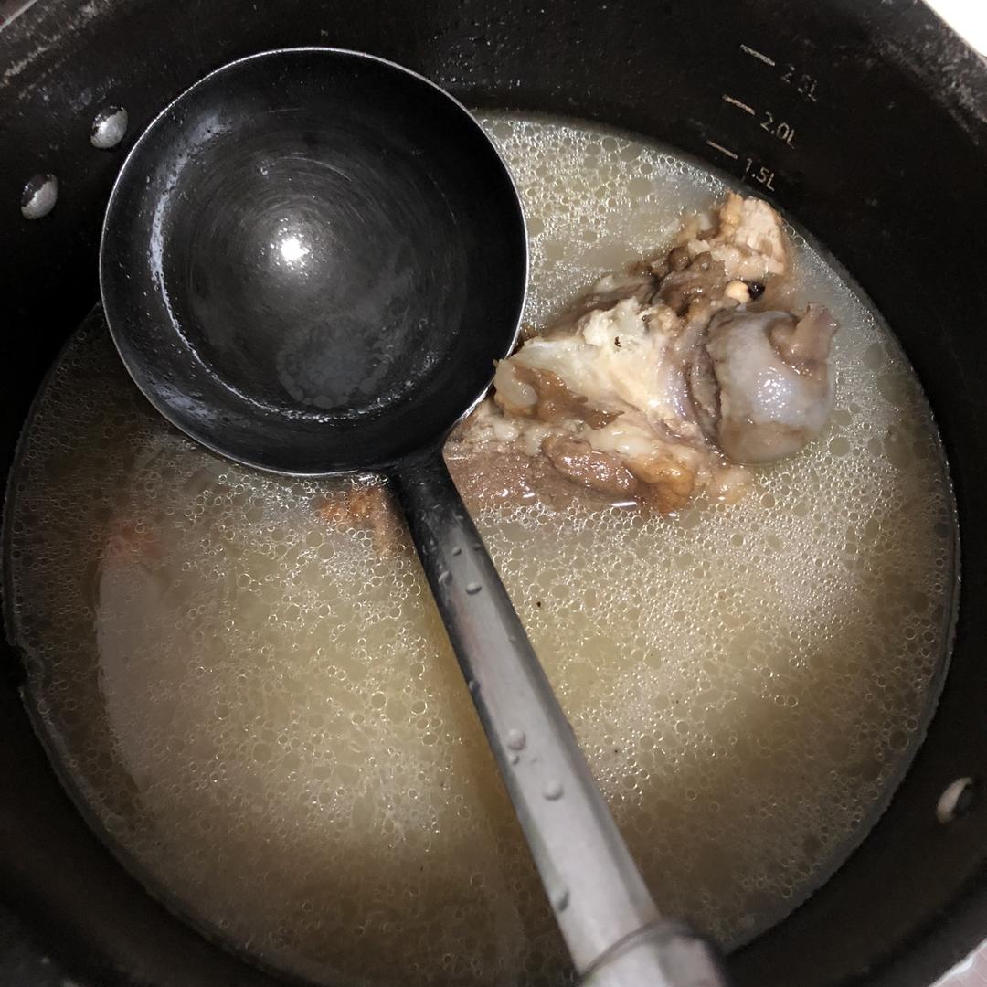 海带眉豆猪骨汤--清热祛湿