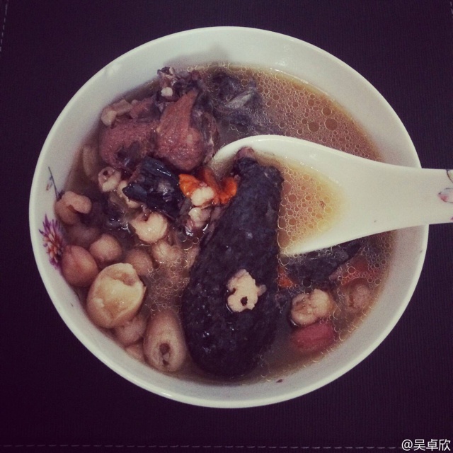 乌骨鸡煲汤